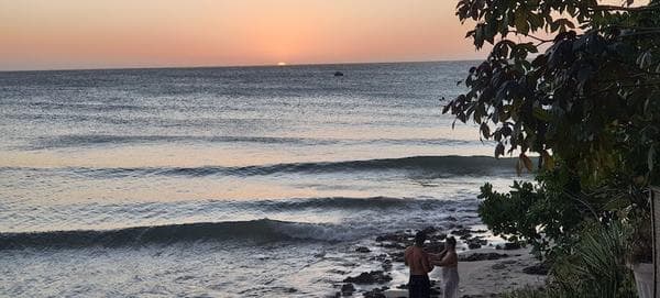 Dia de vento forte ou céu fechado na vila